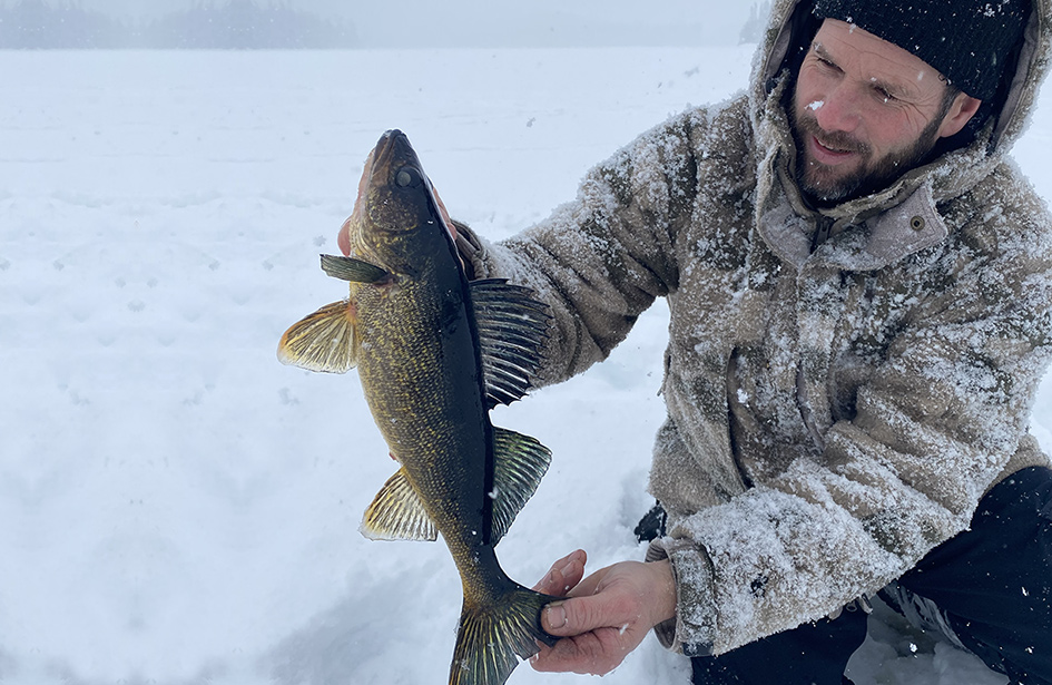 Ice fishing, fishing, walleye, pike, saskatchewan