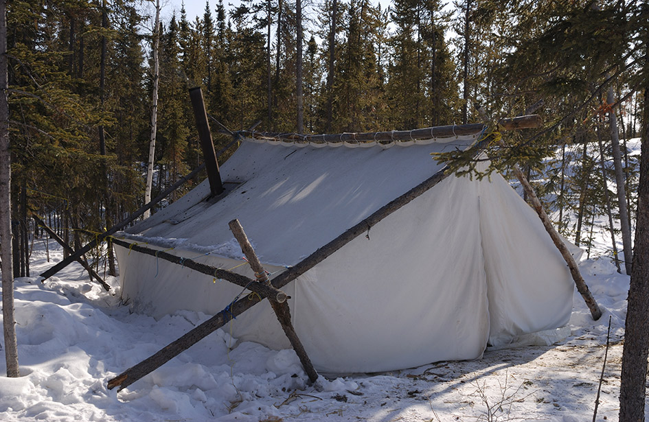 accommodations-lodge-bivouac-outfitter-shipman-saskatchewan